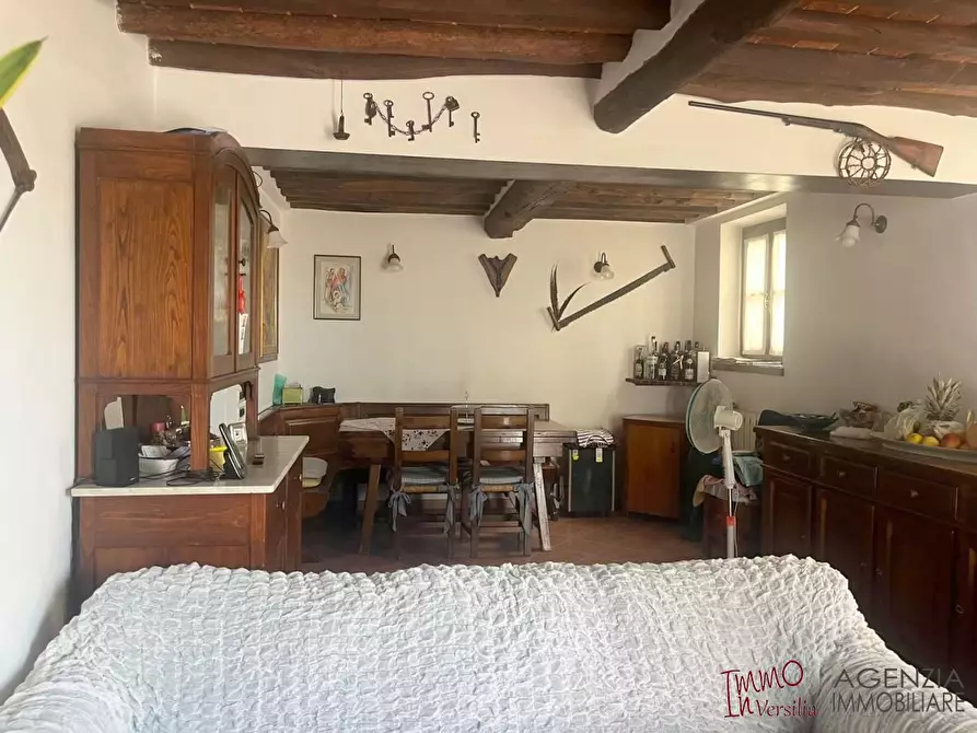 Immagine 10 di Villa in vendita  a Camaiore