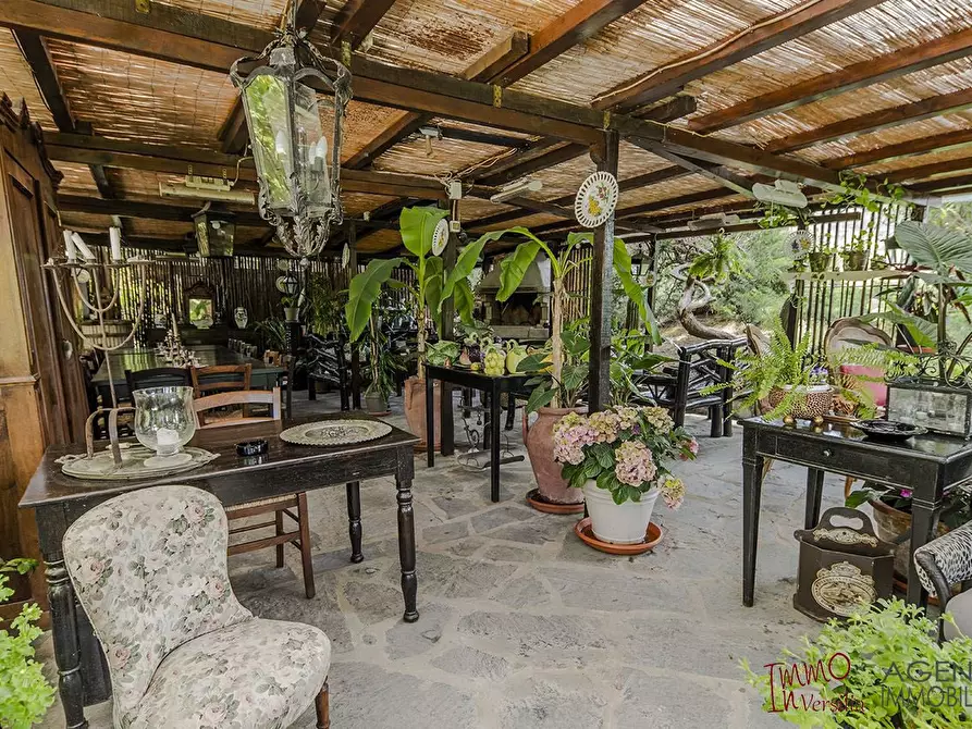 Immagine 5 di Villa in vendita  a Massarosa