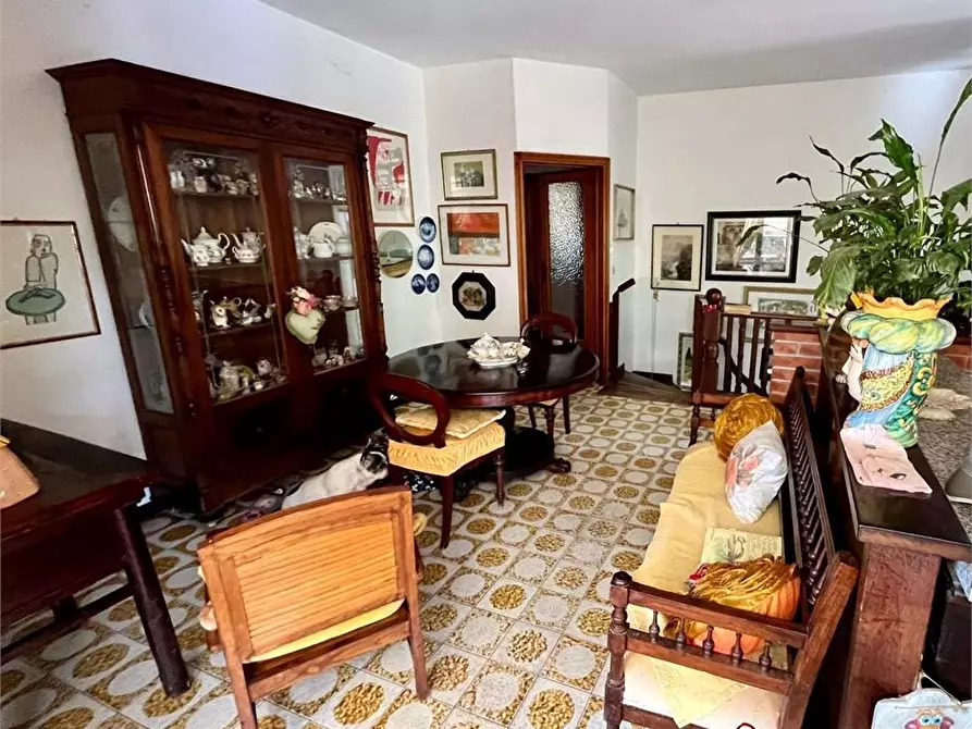 Immagine 8 di Villa in vendita  a Massarosa
