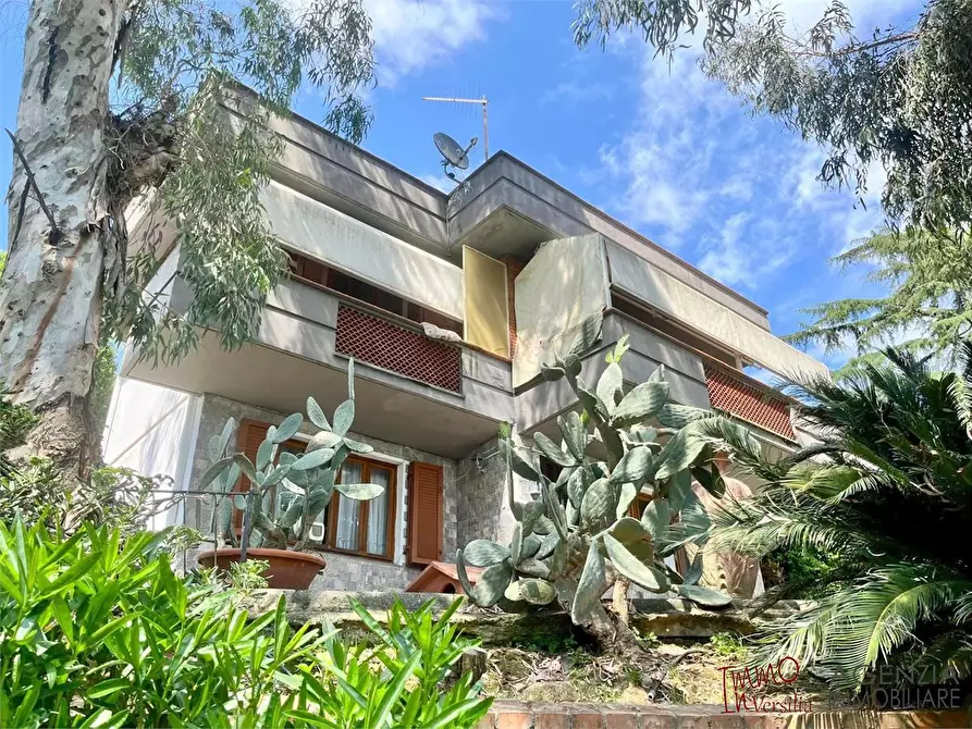 Immagine 1 di Villa in vendita  a Massarosa
