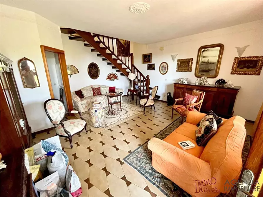 Immagine 6 di Villa in vendita  a Massarosa