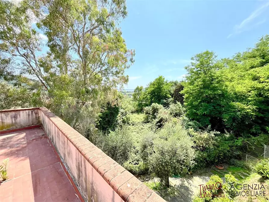 Immagine 3 di Villa in vendita  a Massarosa