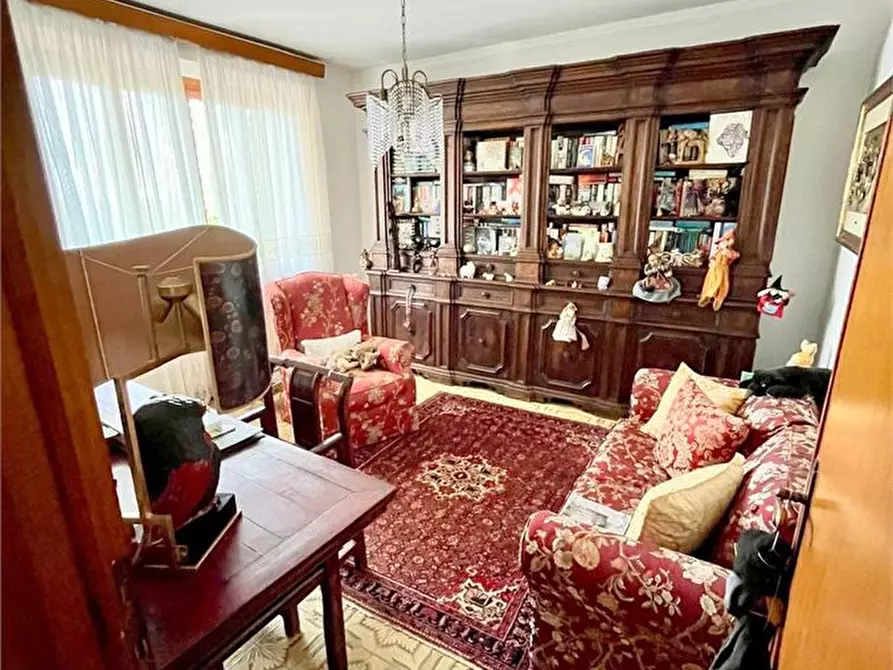 Immagine 5 di Villa in vendita  a Massarosa
