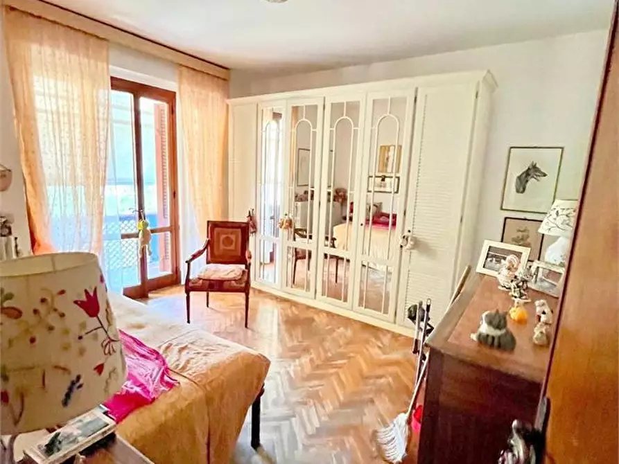 Immagine 10 di Villa in vendita  a Massarosa