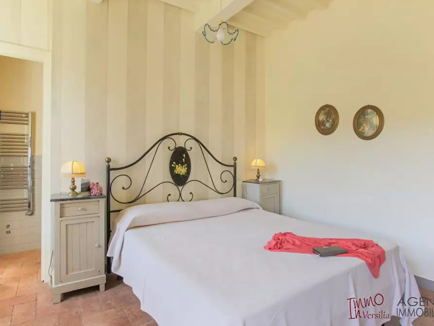 Immagine 8 di Villa in vendita  a Lucca