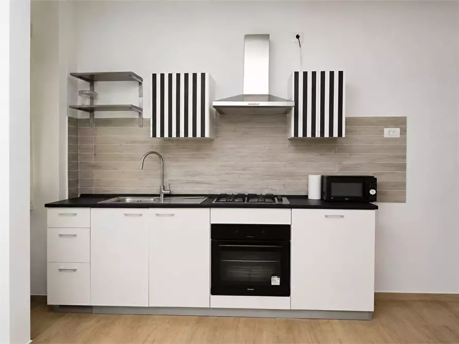 Immagine 4 di Appartamento in affitto  6 a Milano