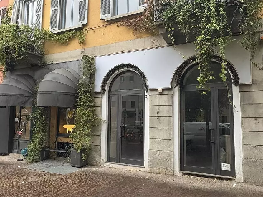 Immagine 2 di Negozio in affitto  3 a Milano