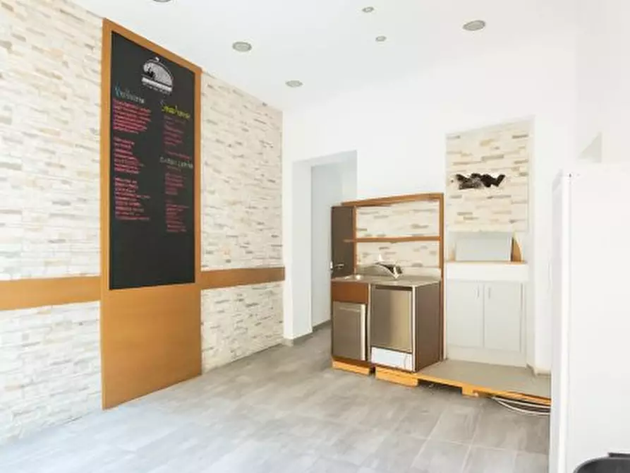 Immagine 4 di Negozio in affitto  3 a Milano