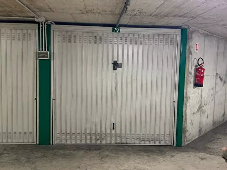 Immagine 4 di Garage in affitto  6 a Milano
