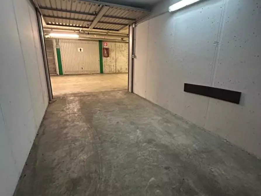 Immagine 7 di Garage in affitto  6 a Milano