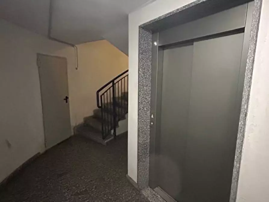 Immagine 10 di Garage in affitto  6 a Milano