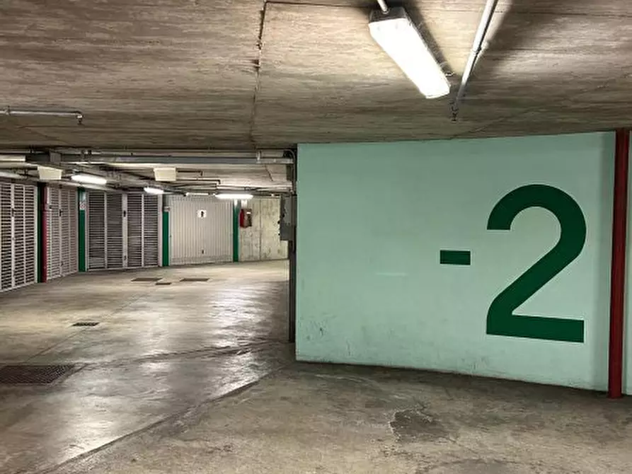 Immagine 1 di Garage in affitto  6 a Milano