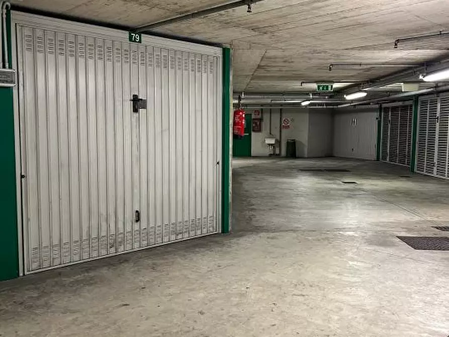 Immagine 3 di Garage in affitto  6 a Milano