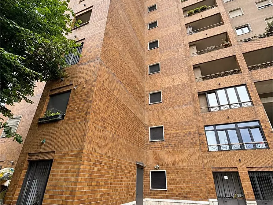 Immagine 6 di Garage in affitto  99 a Milano