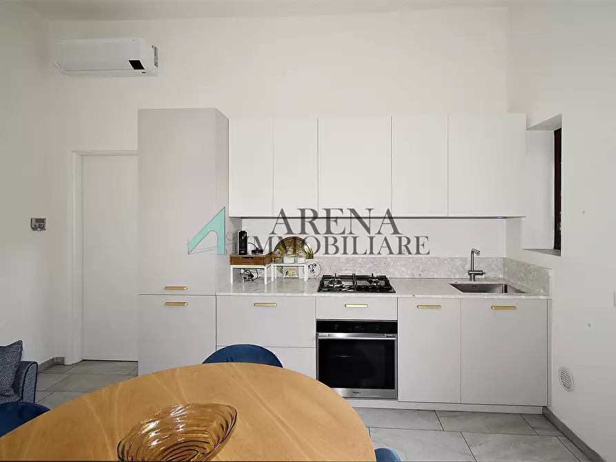 Immagine 8 di Appartamento in vendita  6 a Milano