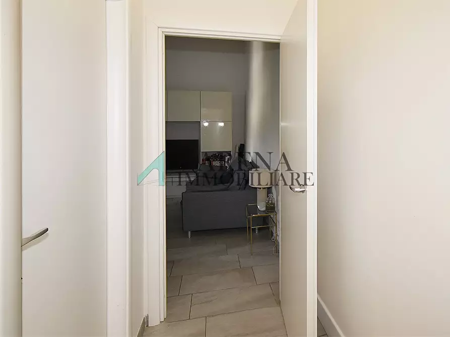 Immagine 10 di Appartamento in vendita  6 a Milano