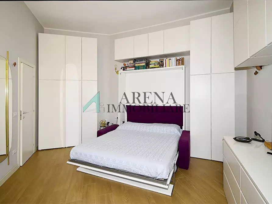 Immagine 10 di Appartamento in vendita  6 a Milano