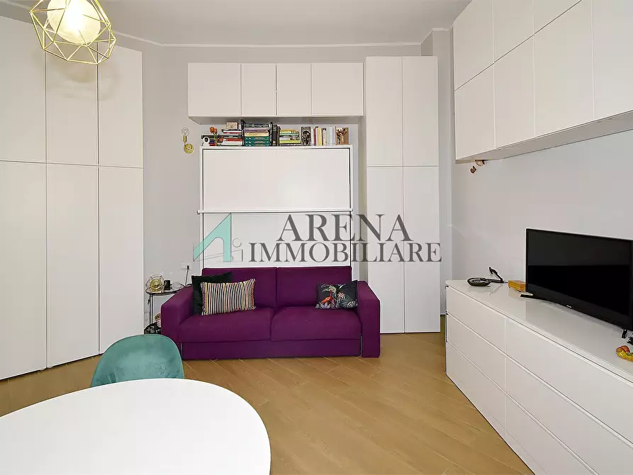 Immagine 1 di Appartamento in vendita  6 a Milano