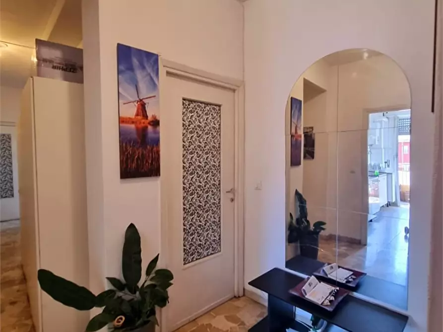 Immagine 4 di Appartamento in vendita  a Milano