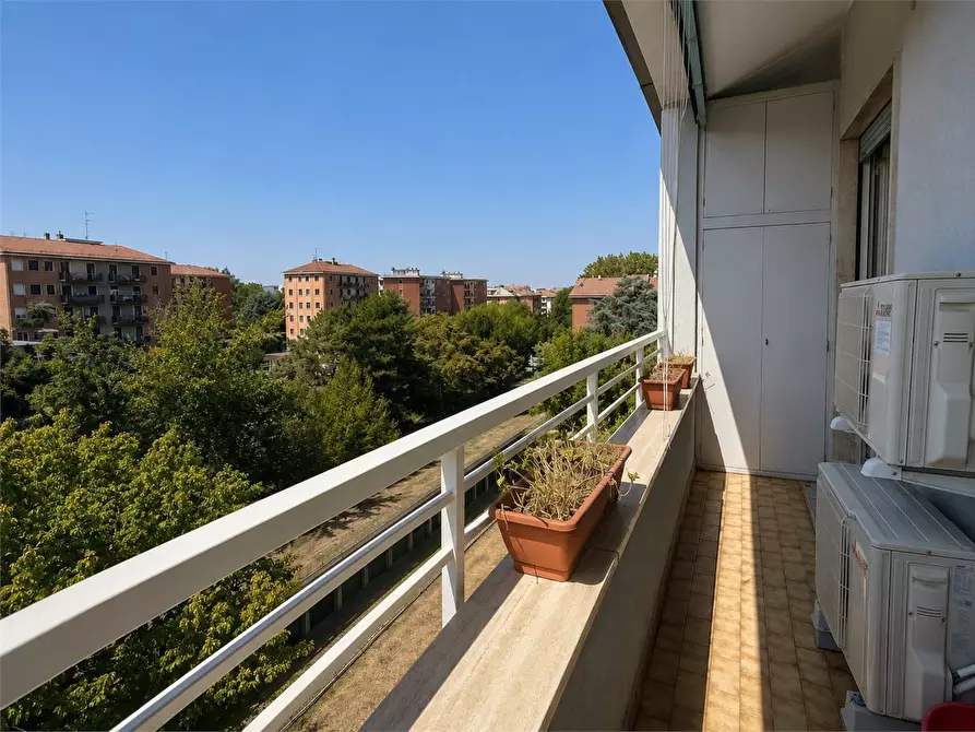 Immagine 9 di Appartamento in vendita  25 a Milano