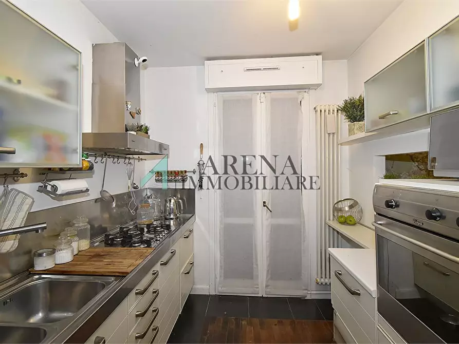 Immagine 10 di Appartamento in vendita  7 a Milano
