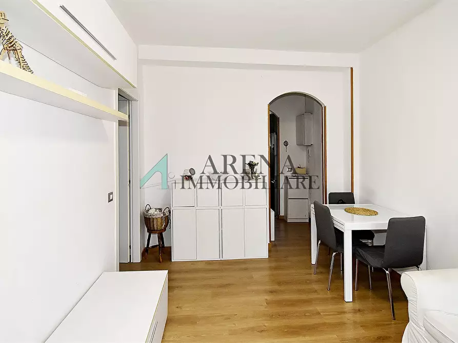 Immagine 5 di Appartamento in vendita  85 a Milano