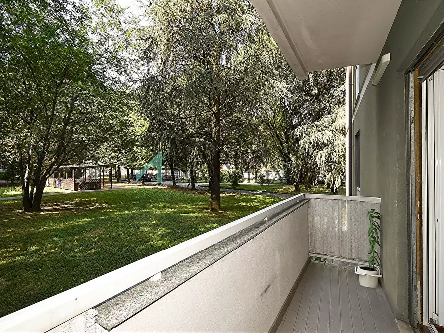 Immagine 9 di Appartamento in vendita  21 a Milano