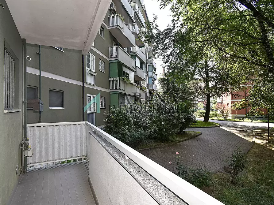 Immagine 8 di Appartamento in vendita  21 a Milano