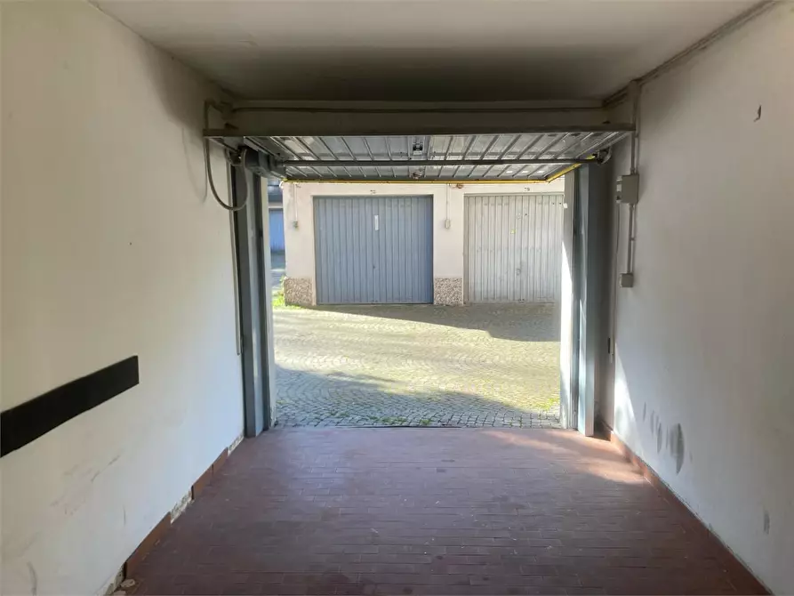 Immagine 4 di Garage in vendita  21 a Milano