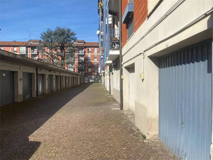 Immagine 1 di Garage in vendita  21 a Milano