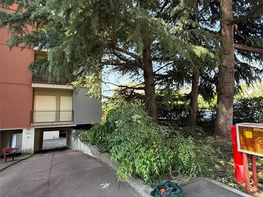 Immagine 4 di Garage in vendita  7 a Milano