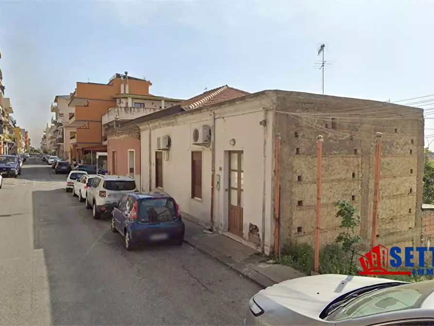 Immagine 1 di Villa in vendita  10 a Santa Teresa Di Riva