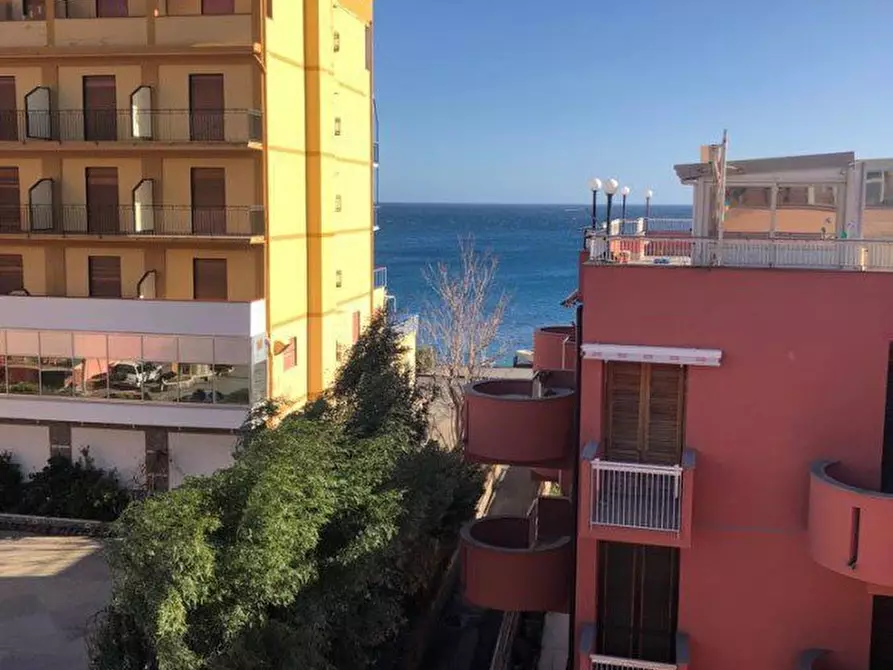 Immagine 2 di Casa semindipendente in vendita  89 a Sant'alessio Siculo