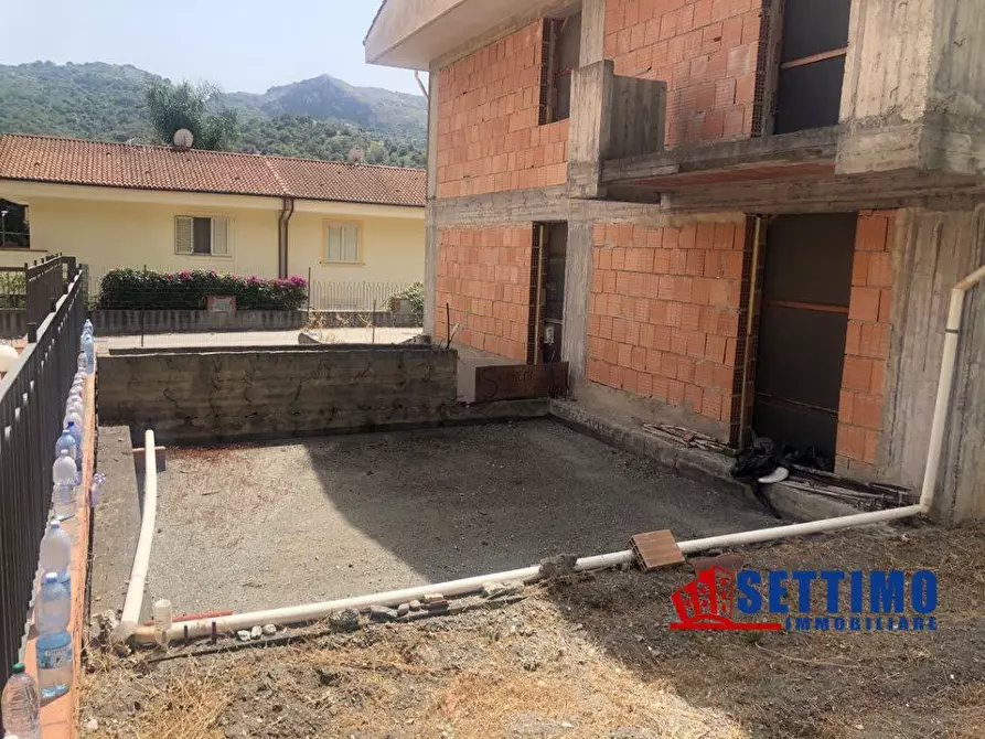 Immagine 4 di Villa in vendita  a Savoca