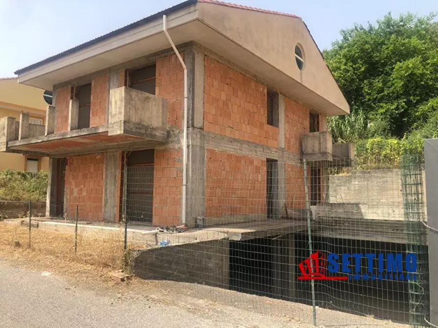 Immagine 1 di Villa in vendita  a Savoca