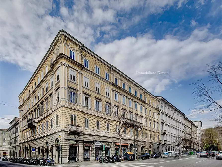 Immagine 1 di Appartamento in vendita  20 a Trieste