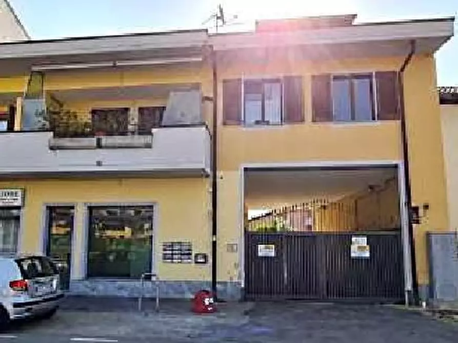 Immagine 2 di Appartamento in vendita  6 a Cesano Maderno