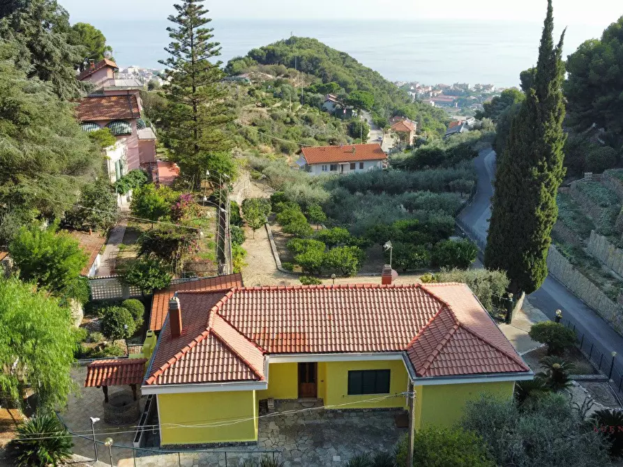 Immagine 1 di Villa in vendita  a Bordighera