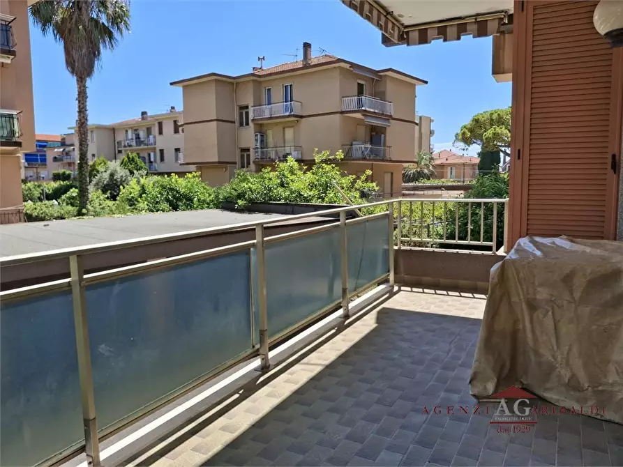 Immagine 1 di Appartamento in vendita  a Bordighera