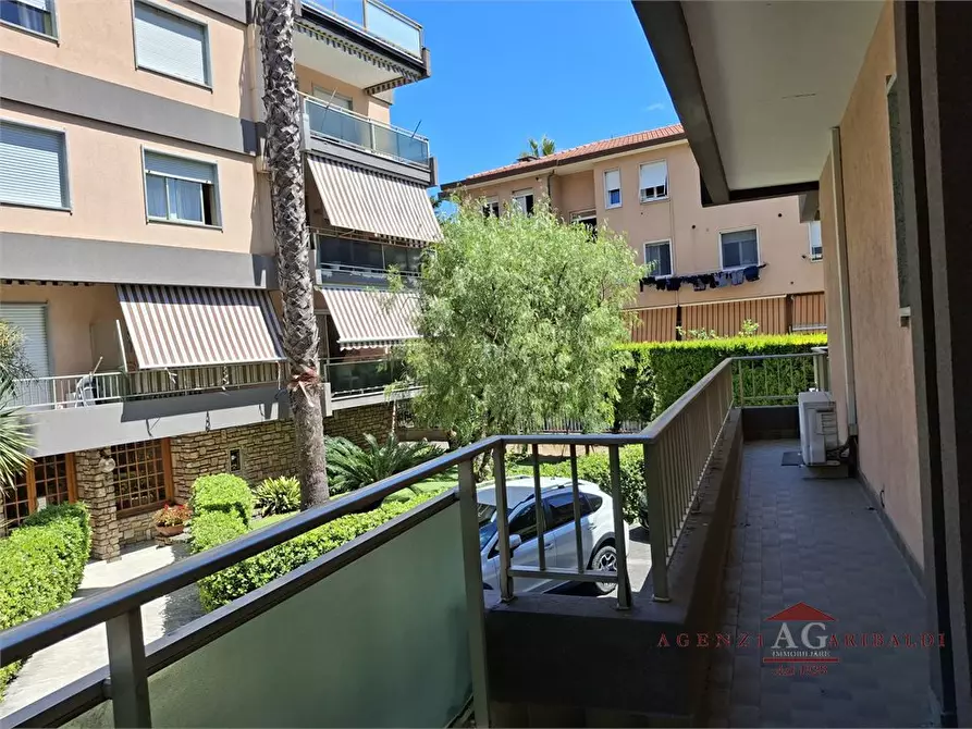 Immagine 4 di Appartamento in vendita  a Bordighera