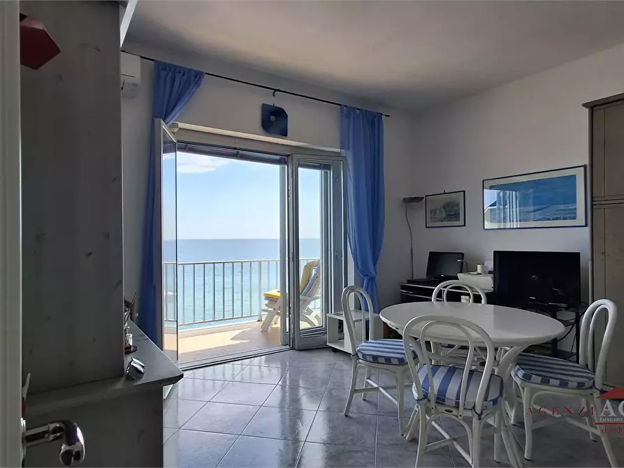 Immagine 3 di Appartamento in vendita  a Vallecrosia