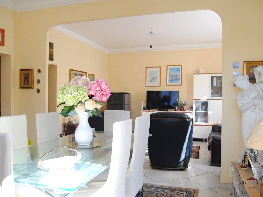 Immagine 3 di Casa indipendente in vendita  a Bordighera