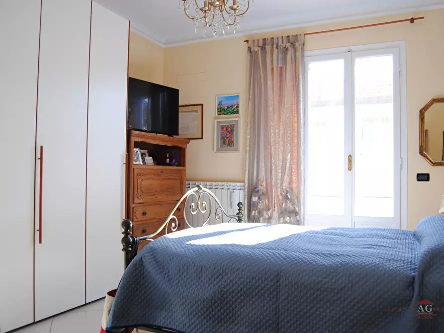 Immagine 2 di Casa indipendente in vendita  a Bordighera