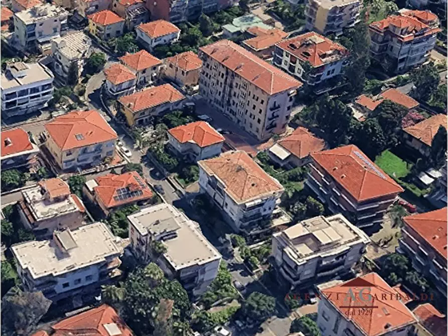 Immagine 2 di Casa indipendente in vendita  a Bordighera