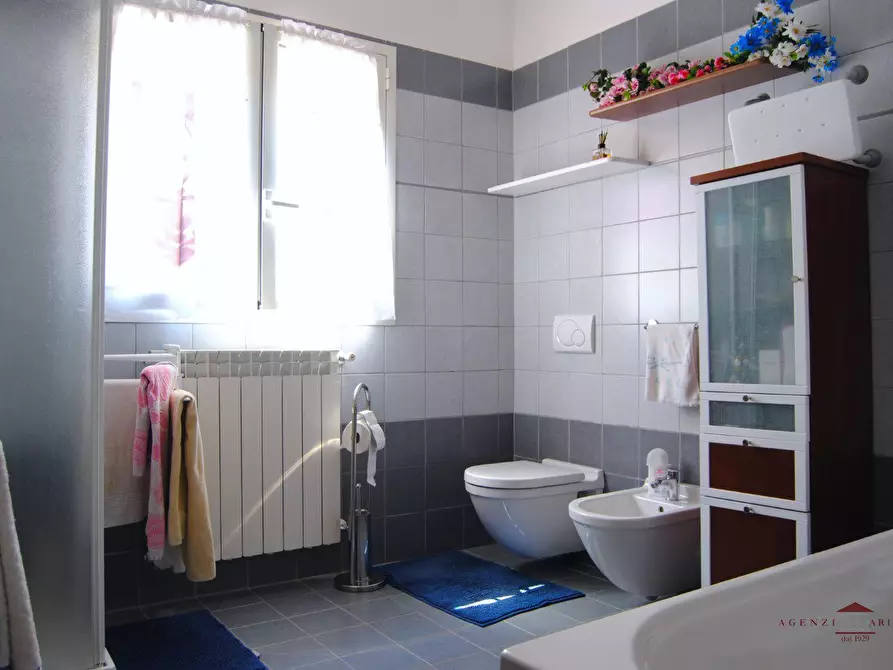 Immagine 9 di Villa in vendita  a Dolceacqua