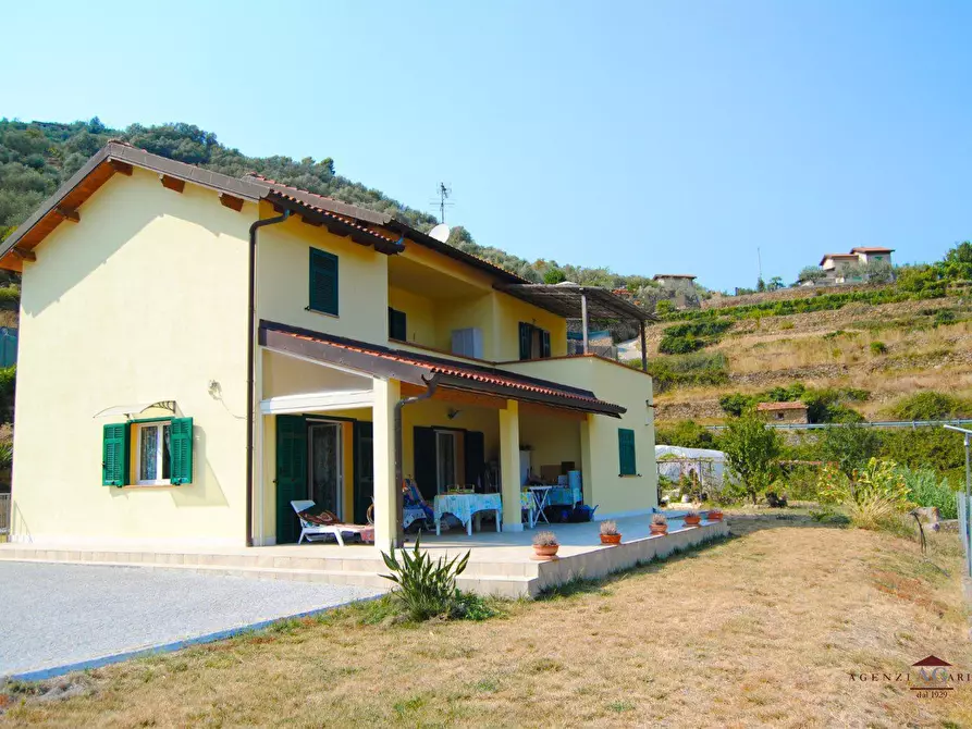 Immagine 3 di Villa in vendita  a Dolceacqua