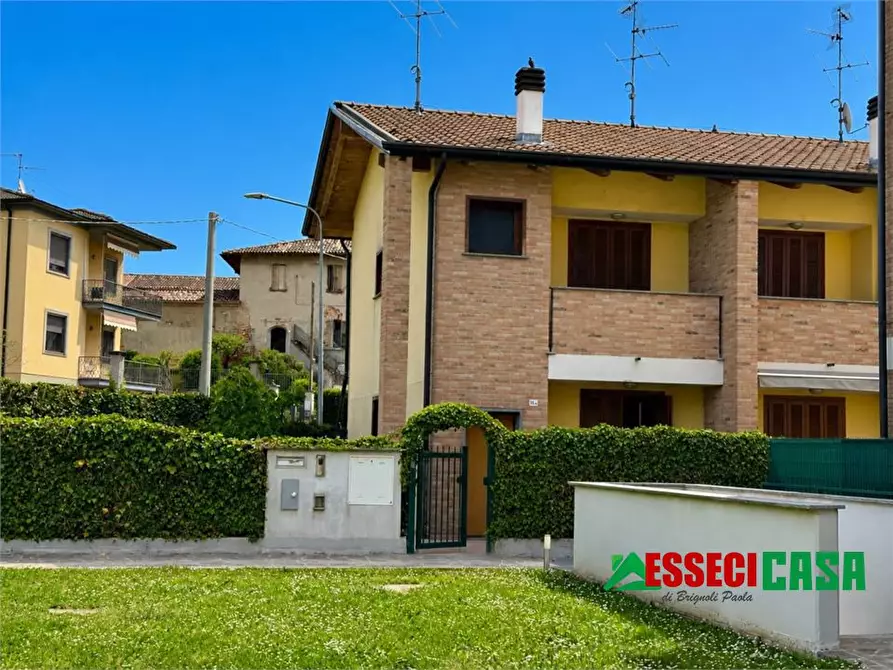 Immagine 1 di Villa in vendita  11 a Casirate D'adda