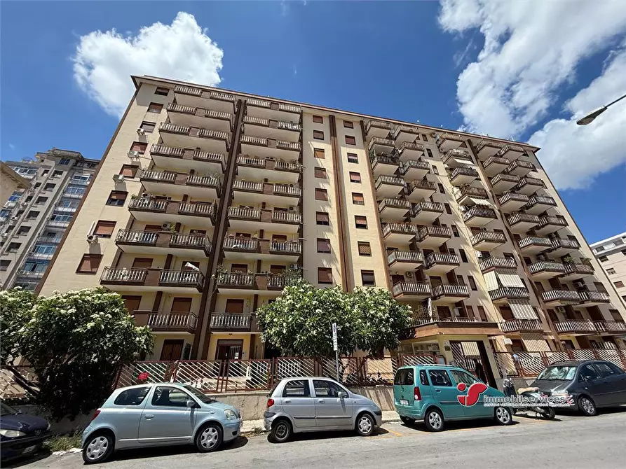 Immagine 1 di Appartamento in vendita  a Palermo