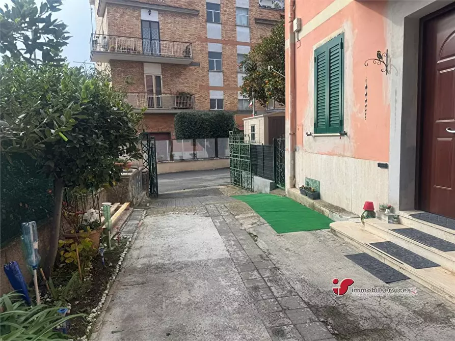 Immagine 1 di Appartamento in vendita  a Roma