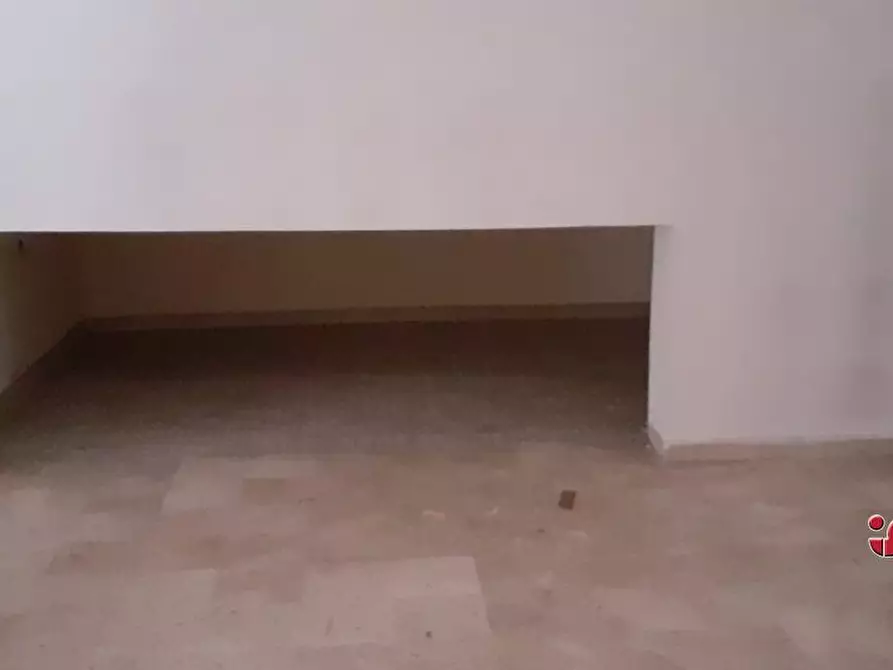 Immagine 5 di Negozio in vendita  a Palermo
